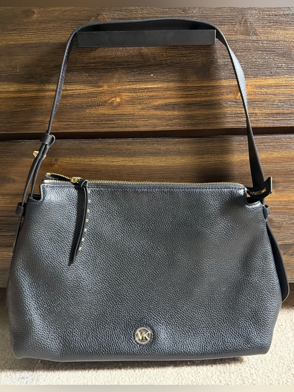 Authentic Michael Kors Shailene Medium Leather Hobo Bag - Black